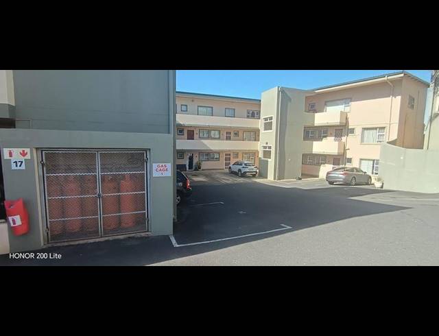 2 BEDROOM APARTMENT FOR SALE IN MARGATE BEACH